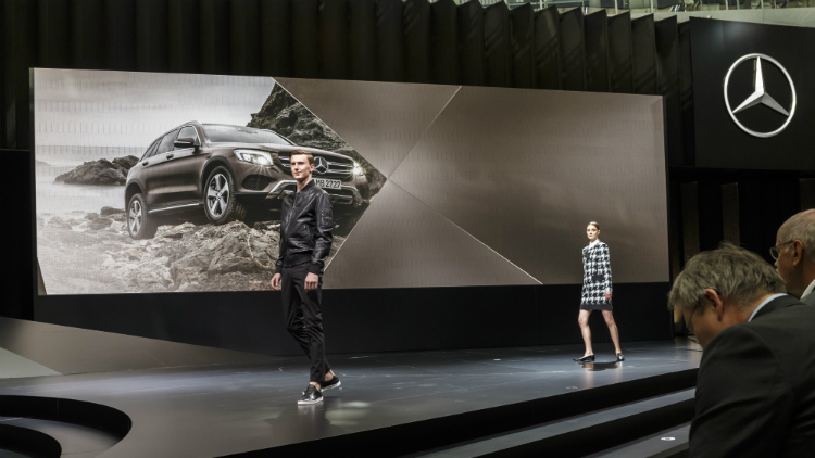 Fashion & Cars: Mercedes-Benz GLC,