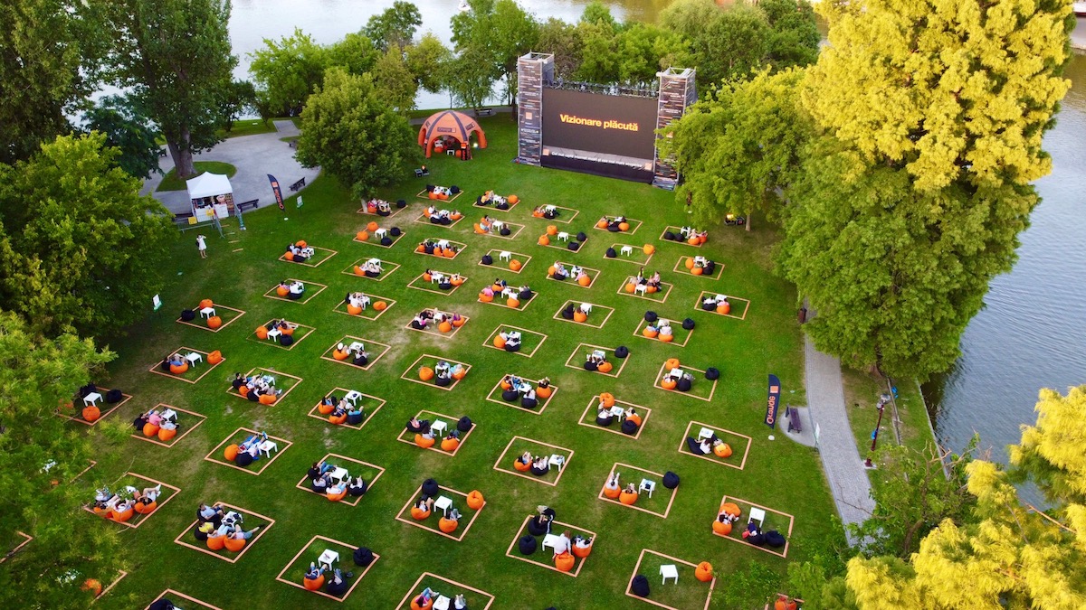 Pop-up cinema in the park